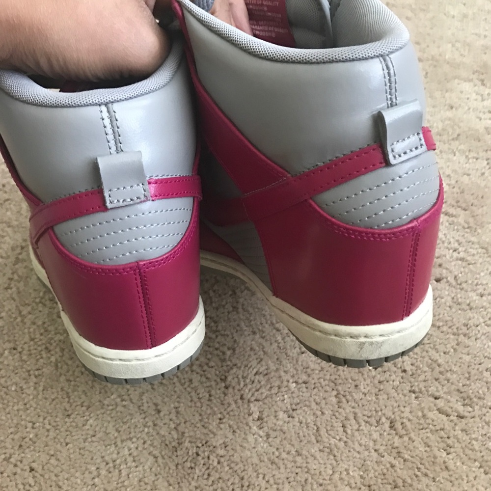 Nike - Picture 3 of 4